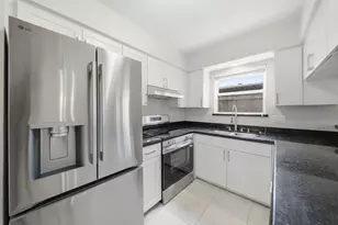 14641 Perthshire Rd, Houston, TX 77079 - Photo 17