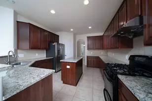 12802 Flat Creek Dr, Pearland, TX 77584 - Photo 9