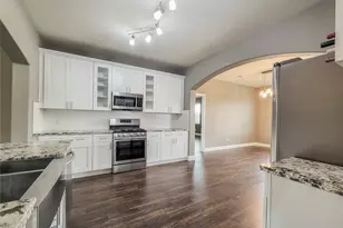 4626 Legends Bay Dr, Baytown, TX 77523 - Photo 3