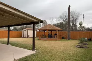 10911 Sageyork Dr, South Houston, TX 77089 - Photo 19