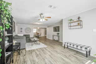 203 Moose Jaw Ln, Houston, TX 77336 - Photo 3