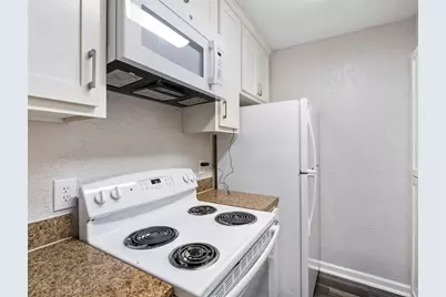 12500 Sandpiper Drive #27, Houston, TX 77035 - Photo 5