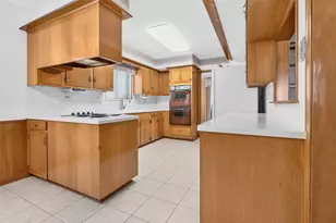 12507 Kingsride Ln, Houston, TX 77024 - Photo 7