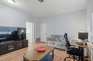 2804 Arlington St, Houston, TX 77008 - Photo 3