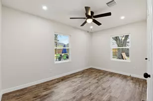 906 Creager St, Houston, TX 77034 - Photo 23