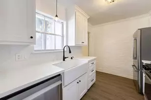 1219 Saxony Ln, Houston, TX 77058 - Photo 5