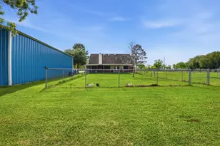 3625 County Rd 36, Angleton, TX 77515 - Photo 19