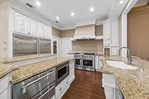 2303 Woods Estates Dr, Kingwood, TX 77339 - Photo 9