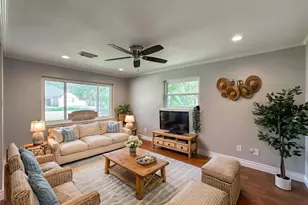 3811 Anna Ct, Santa Fe, TX 77517 - Photo 3