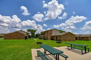 1301 W College St, Canton, TX 75103 - Photo 5