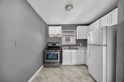 5110 Wilmington Street #4, Houston, TX 77033 - Photo 5