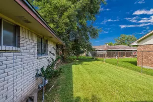 11115 BurningBush Ln, Houston, TX 77016 - Photo 19