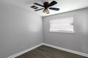 11115 BurningBush Ln, Houston, TX 77016 - Photo 13