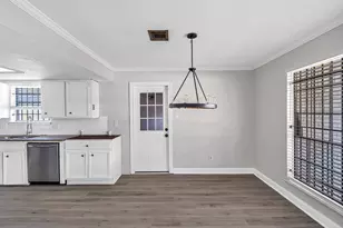 11115 BurningBush Ln, Houston, TX 77016 - Photo 9