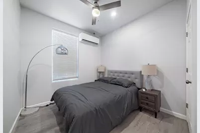 920 Ave L #D, Galveston, TX 77550 - Photo 5
