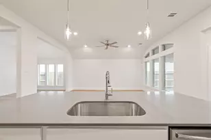 1536 Apache Heights Dr, Dayton, TX 77535 - Photo 5