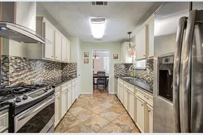 1920 Lazy Creek Lane, Pearland, TX 77581 - Photo 9