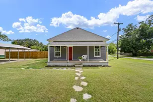 193 Elm St, Blessing, TX 77419 - Photo 1