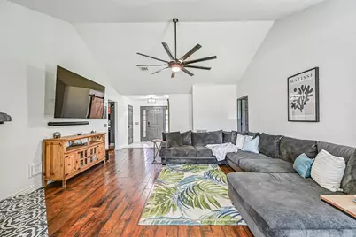 4009 Spring Branch Drive E, Pearland, TX 77584 - Photo 9