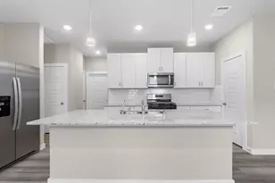 2010 W Darlington Oaks Ct, Conroe, TX 77304 - Photo 7