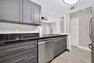 830 Threadneedle St, Houston, TX 77079 - Photo 5