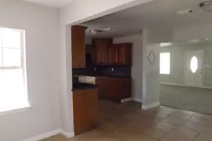 729 S 5th St, La Porte, TX 77571 - Photo 9