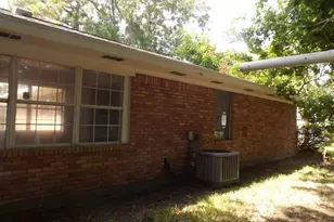 729 S 5th St, La Porte, TX 77571 - Photo 15