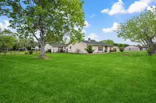 1539 Sterling Dr, Baytown, TX 77523 - Photo 3