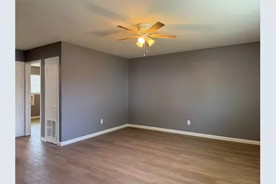 8010 Roswell Street #3, Houston, TX 77022 - Photo 5