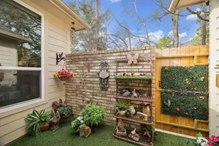 167 E Northcastle Cir, Conroe, TX 77384 - Photo 21