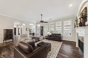 167 E Northcastle Cir, Conroe, TX 77384 - Photo 9