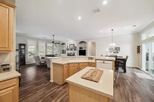 167 E Northcastle Cir, Conroe, TX 77384 - Photo 3