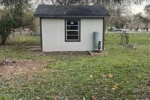 902 Alice St, Sweeny, TX 77480 - Photo 21