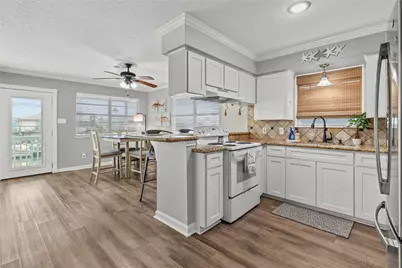 250 Barracuda Street, Bayou Vista, TX 77563 - Photo 5