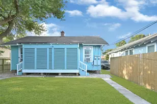 4728 Ave R 1/2, Galveston, TX 77551 - Photo 37