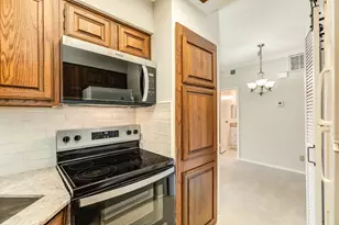 921 Marine Dr, Galveston, TX 77550 - Photo 15