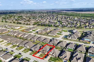 818 Kingwood Dr, League City, TX 77573 - Photo 3