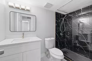 9350 Country Creek Dr, Houston, TX 77036 - Photo 13