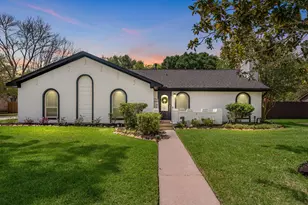 505 Pilgrim Ln, Friendswood, TX 77546 - Photo 1