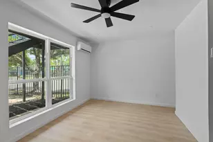 6840 Fairway Dr, Houston, TX 77087 - Photo 15