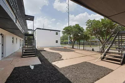 6840 Fairway Drive #5, Houston, TX 77087 - Photo 5