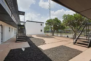 6840 Fairway Dr, Houston, TX 77087 - Photo 5