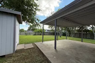 211 S Avenue C, Freeport, TX 77541 - Photo 23