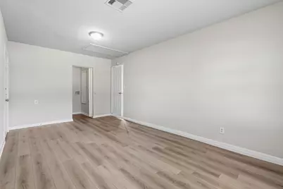 2401 Windsor Lane, Pasadena, TX 77506 - Photo 11