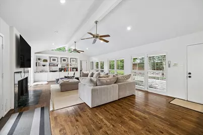 319 Tynebridge Lane, Houston, TX 77024 - Photo 7