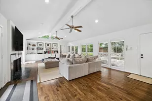 319 Tynebridge Ln, Houston, TX 77024 - Photo 7