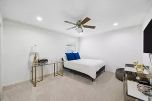 319 Tynebridge Ln, Houston, TX 77024 - Photo 13