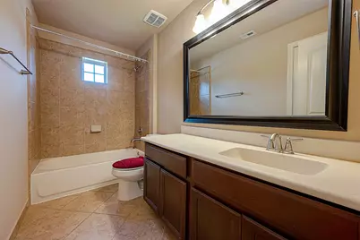 7122 Fall Creek Lane, Missouri City, TX 77459 - Photo 13