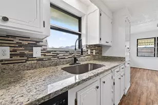 8401 Hanfro Ln, Houston, TX 77088 - Photo 19