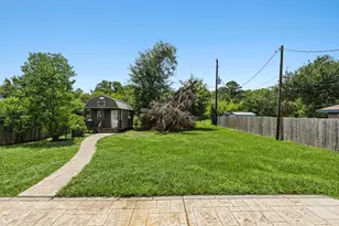 9830 Ellen St, Baytown, TX 77521 - Photo 25